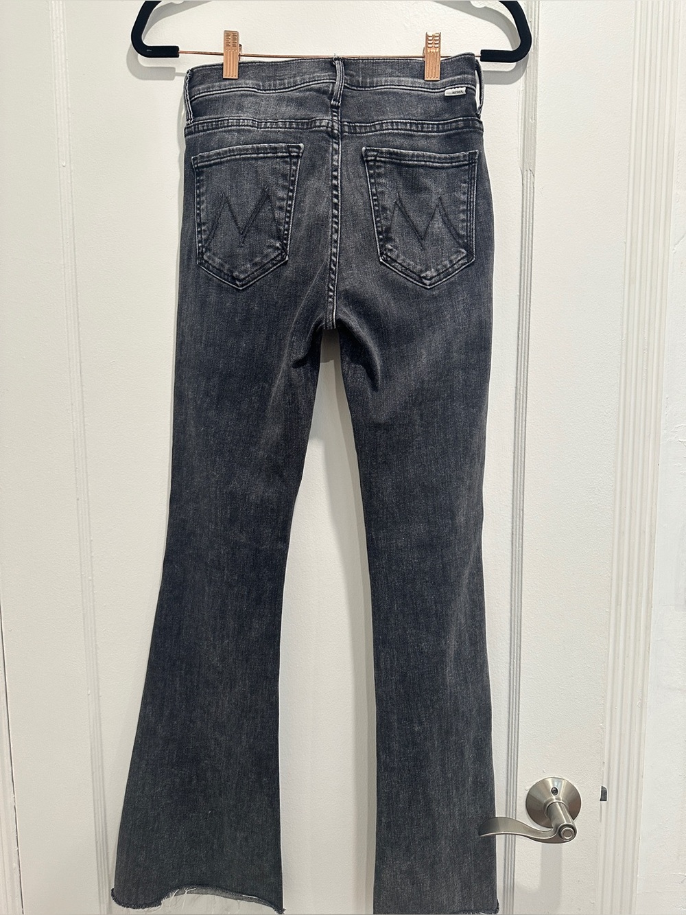 MOTHER Women's Weekender Fray Charcoal Flare Jeans with Signature Back Pockets